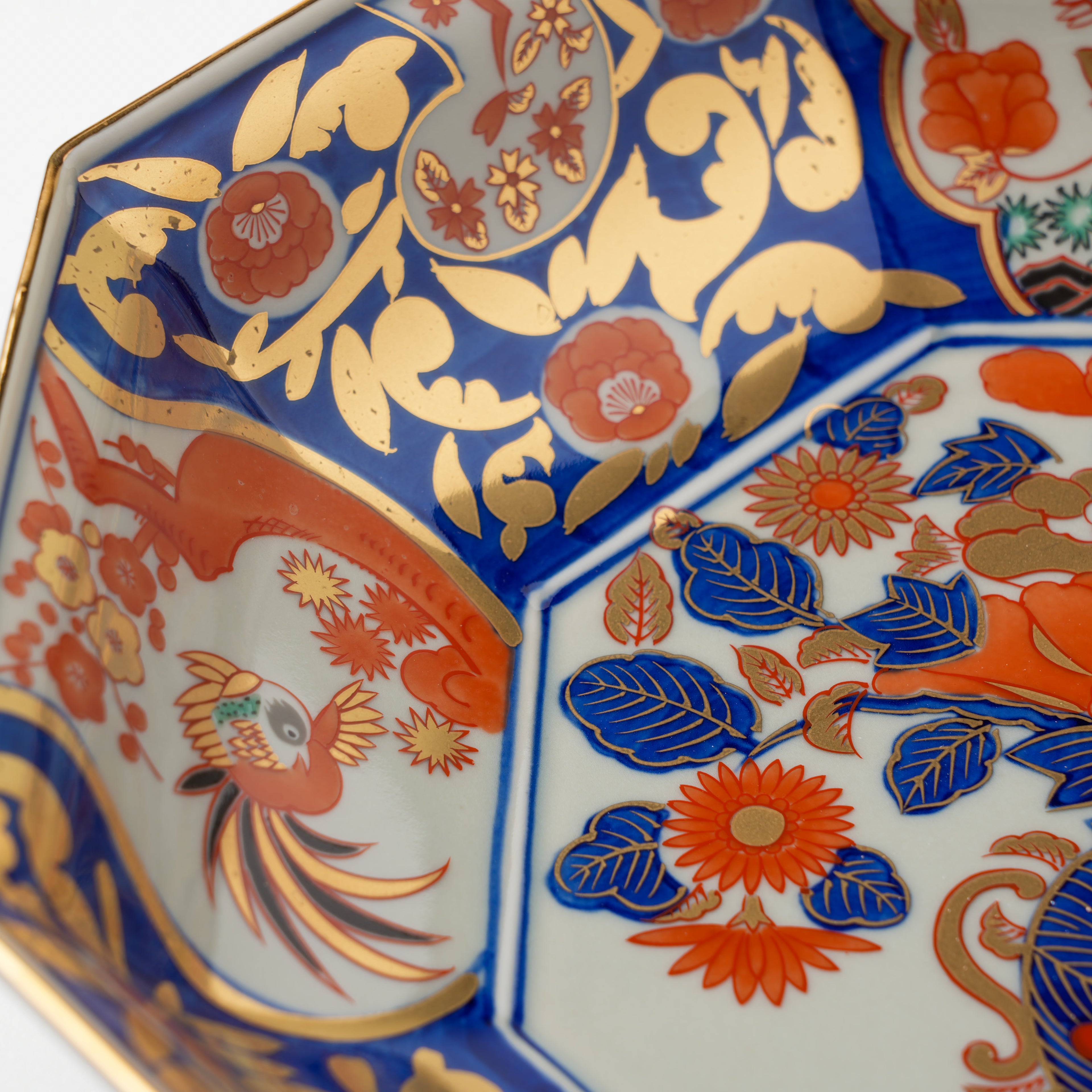 金唐草花篭図 八角鉢