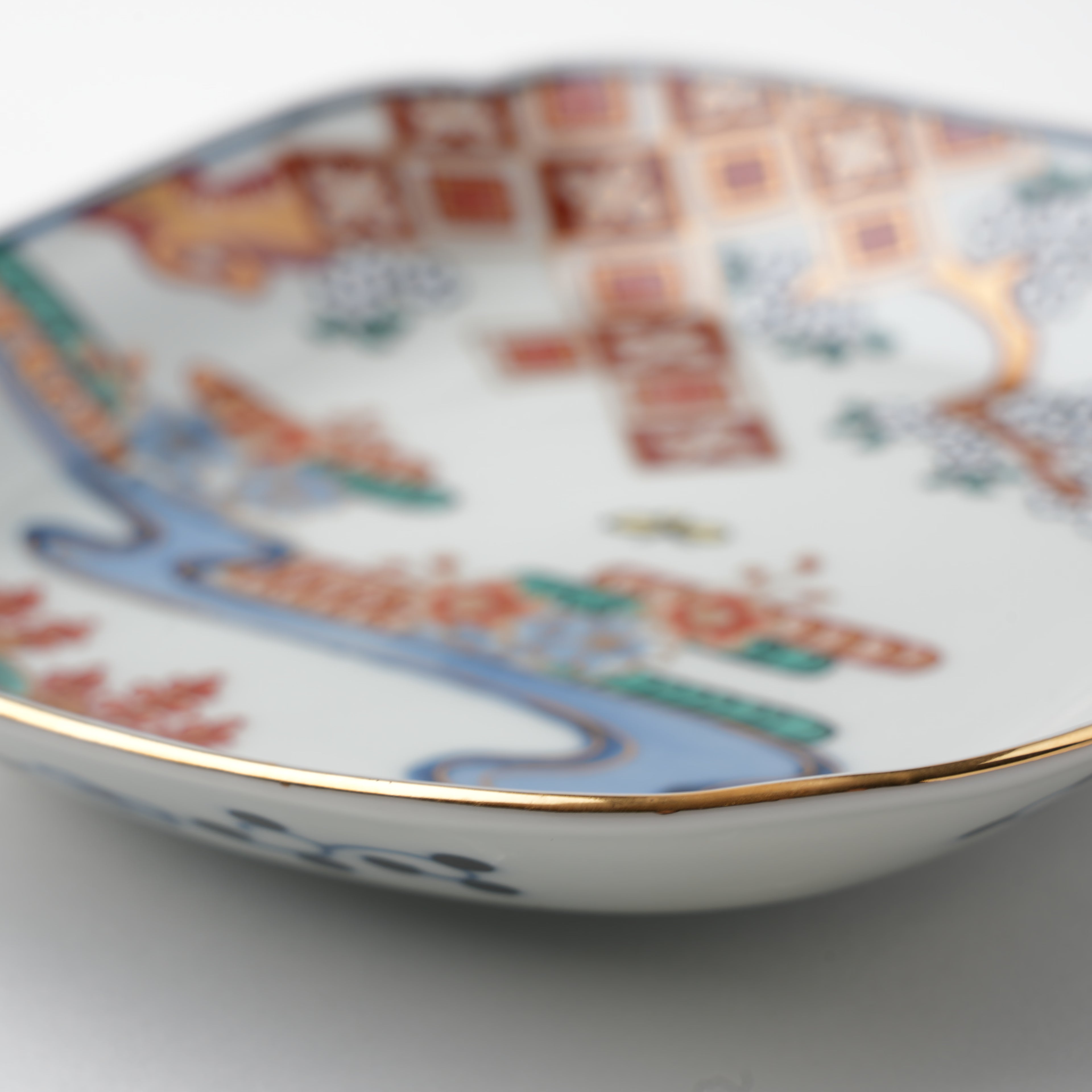 流水菱花紋　角銘々皿