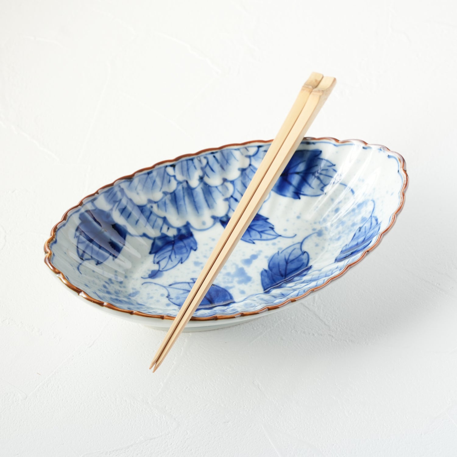 吹墨牡丹絵菊割小鉢